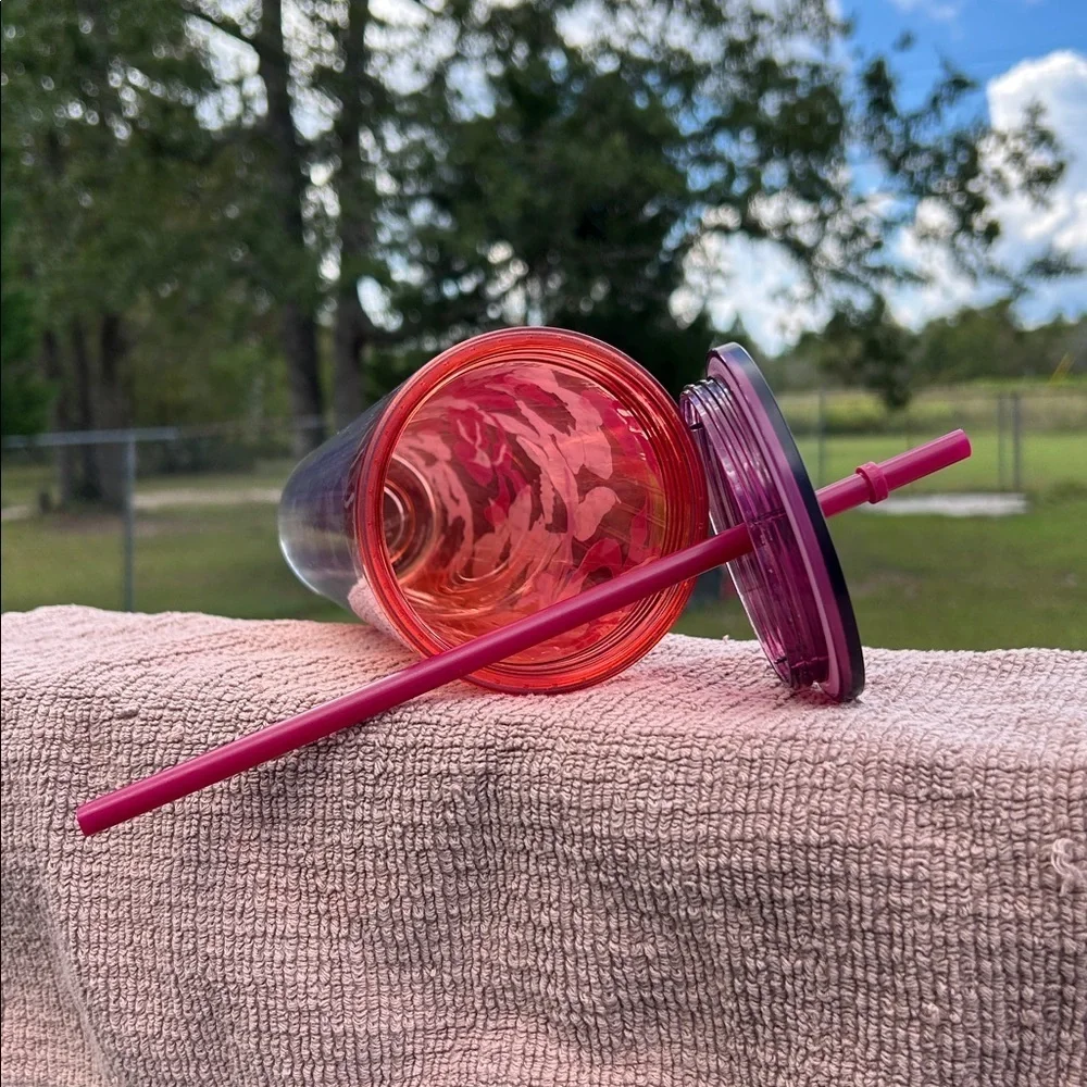 Starbucks 24 oz Venti Acrylic Tumbler With Lid and Straw Pink Floral Twist 2021